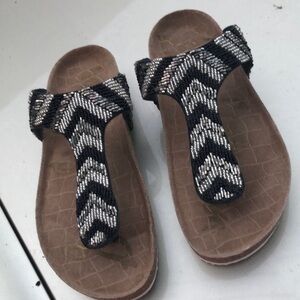 Sam Edelman sandals Olivie women’s size 9 NWOT sandals w sequence beads‎